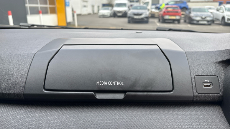 Dacia Jogger 1.0 TCe Essential 5dr Petrol Estate